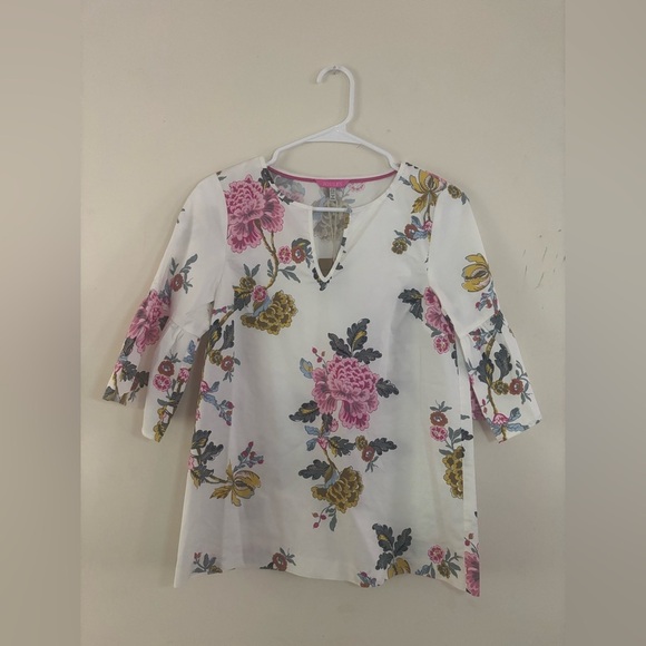 Joules Tops - Joules Womens Short Sleeve V-Neck
 Floral Print in Pink and White Size 4 NWT